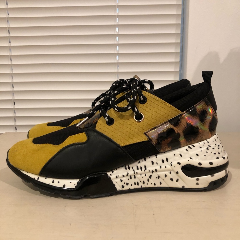 Authentic Steven Madden Cliff